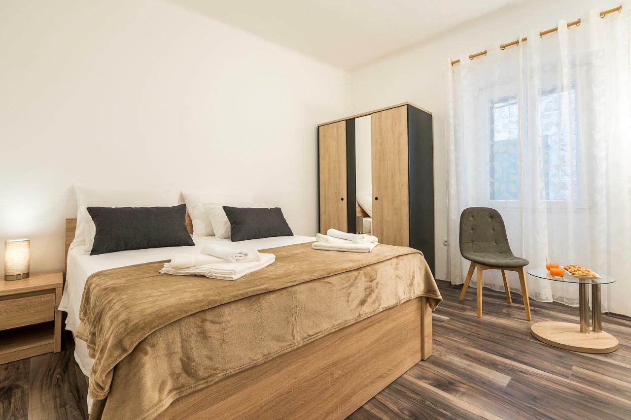 Rooftop City View Apartment In The Palace Walls Split Exteriör bild