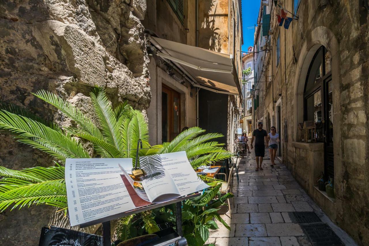 Rooftop City View Apartment In The Palace Walls Split Exteriör bild